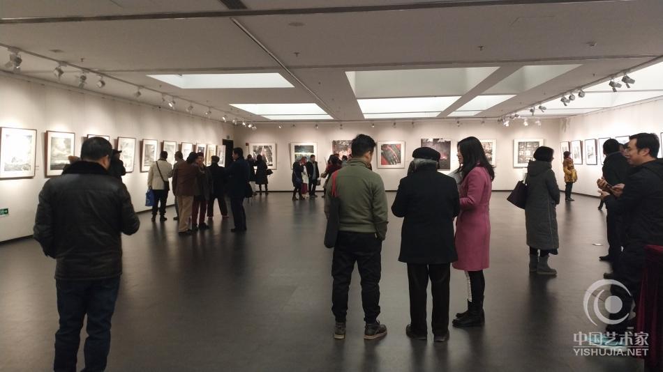 “情系山水——包辰初和他的学生画展”展览现场