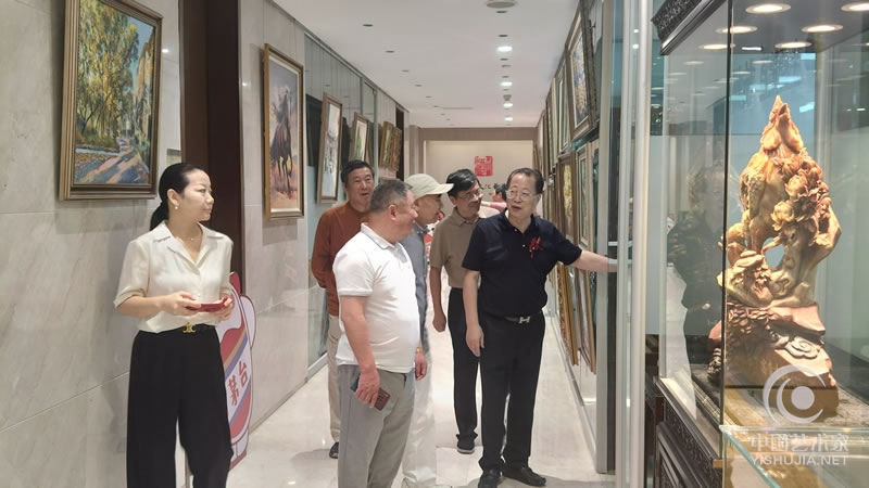 雨林藏酒文化艺术馆开门迎宾，共赴酒与艺术之约