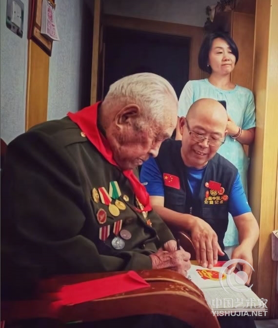 百岁老兵的“硬核”分享会：八一前的特殊“追星”现场