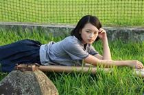 日本著名女子人像摄影师青山裕企眼中的台湾高中女孩很纯真，令人感到亲切