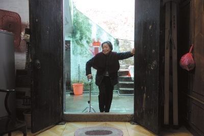 探访中国最后一批自梳女：年轻时为挣钱错过结婚