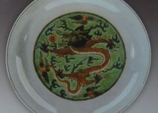 清雍正龙纹盘